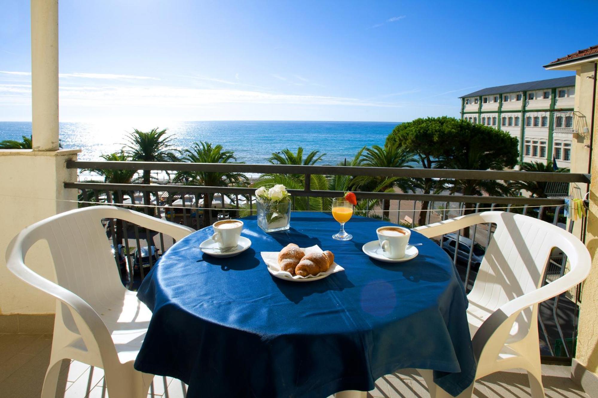 Hotel Lido Pietra Ligure Εξωτερικό φωτογραφία