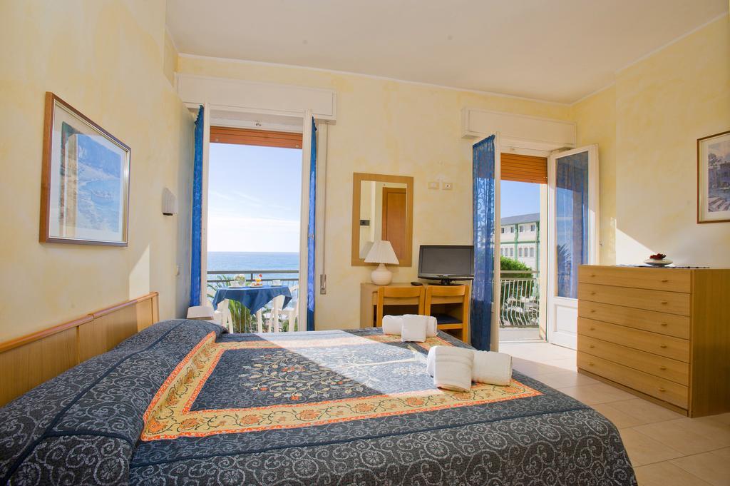 Hotel Lido Pietra Ligure Δωμάτιο φωτογραφία