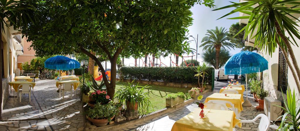 Hotel Lido Pietra Ligure Εξωτερικό φωτογραφία