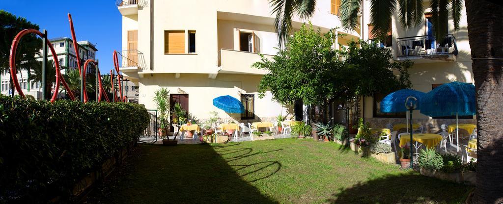 Hotel Lido Pietra Ligure Εξωτερικό φωτογραφία