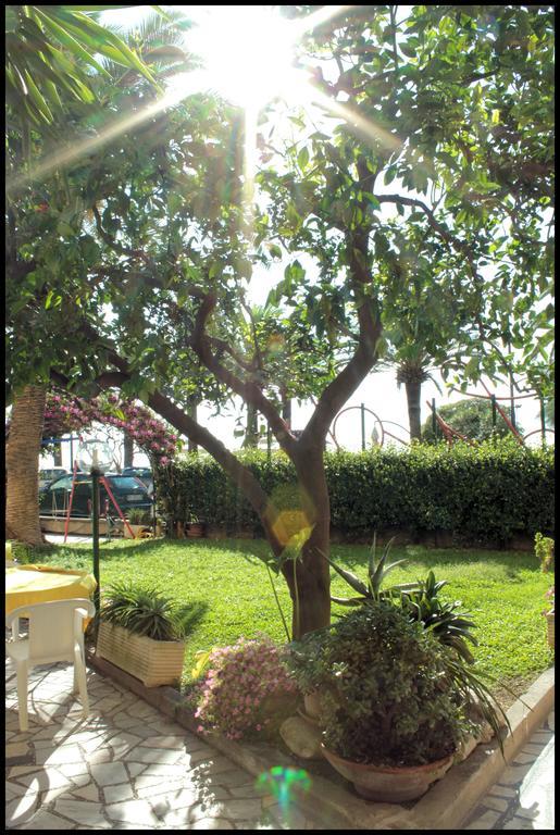 Hotel Lido Pietra Ligure Εξωτερικό φωτογραφία