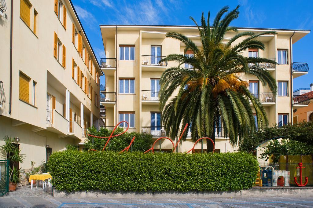 Hotel Lido Pietra Ligure Εξωτερικό φωτογραφία
