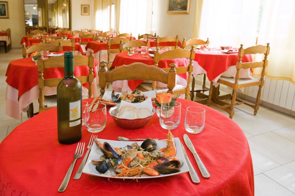 Hotel Lido Pietra Ligure Εξωτερικό φωτογραφία